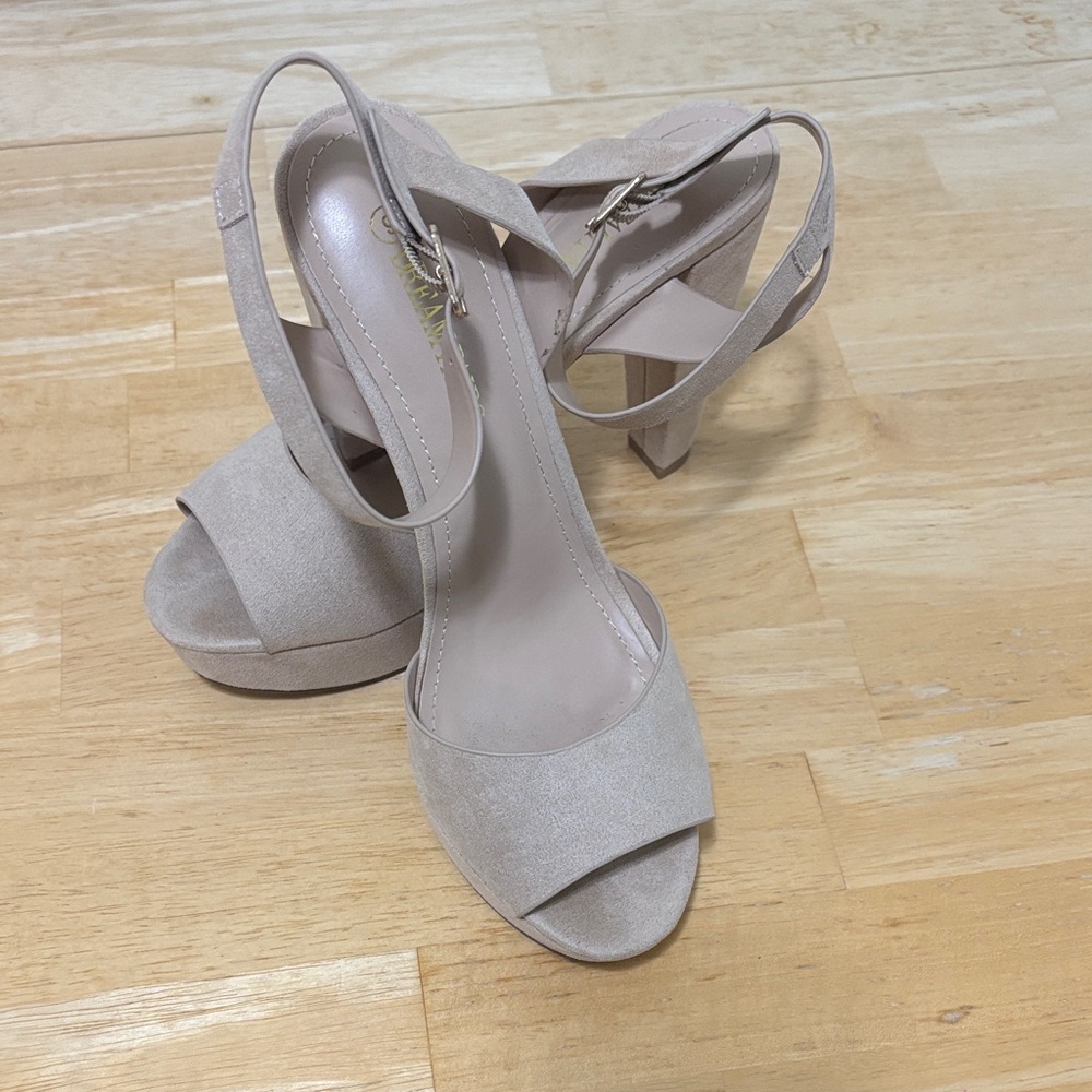 Dream Pairs Tan Platform Heels